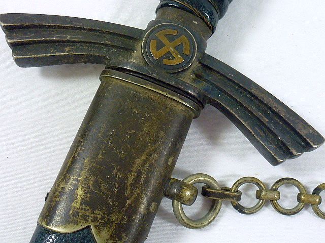 1st Model Luftwaffe Officer Chained Dagger – Griffin Militaria