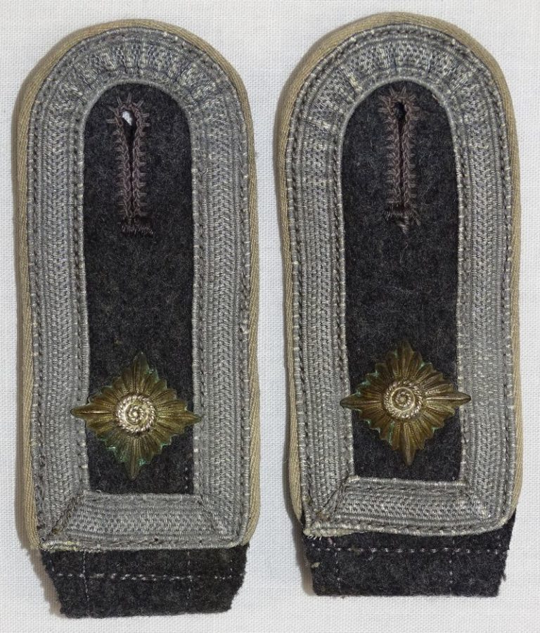 Luftwaffe Hermann Goering Division Feldwebel Slip On Shoulder Strap Set ...