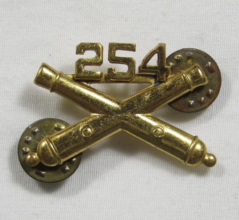 254th Field Artillery Officer Collar Insignia Griffin Militaria