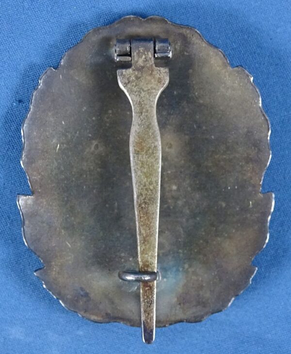 Cased Japanese Navy First Class Gunnery Proficiency Badge - Image 3