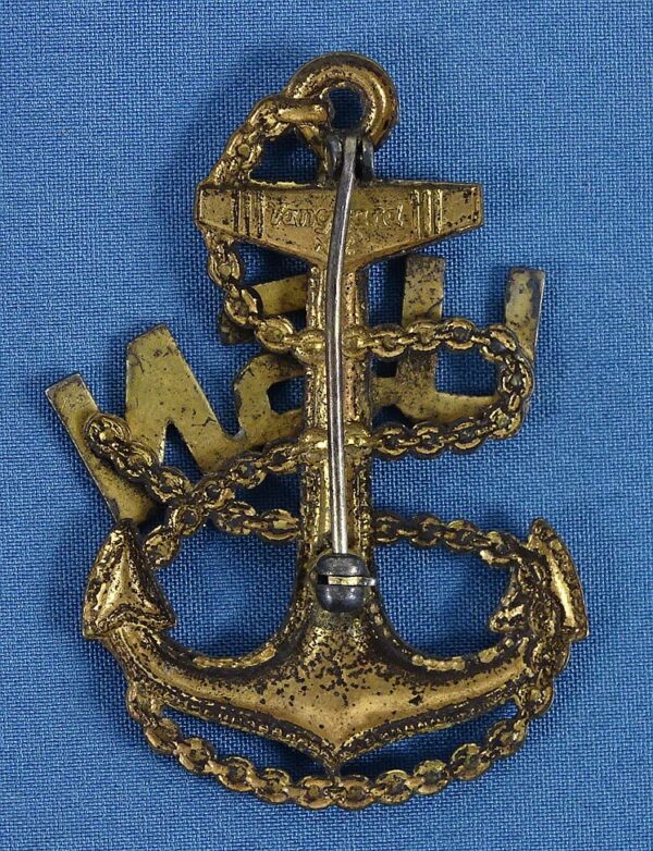 WWII U.S. Navy Petty Officer Visor Cap Badge by Vanguard - Image 2