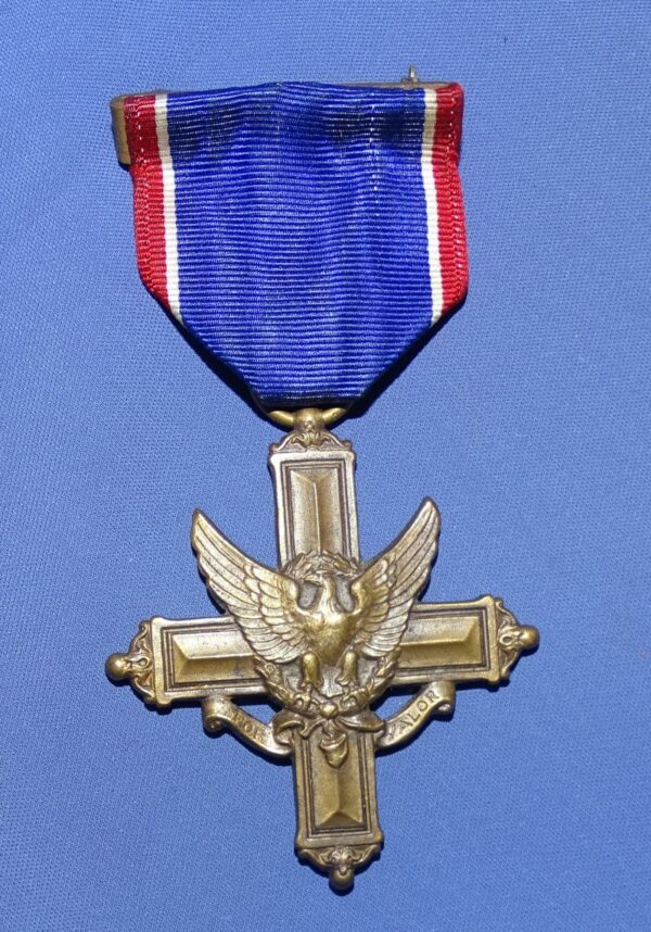 Full Wrap Brooch Distinguished Service Cross Number 17318