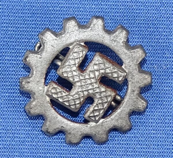 DAF Member Lapel Badge