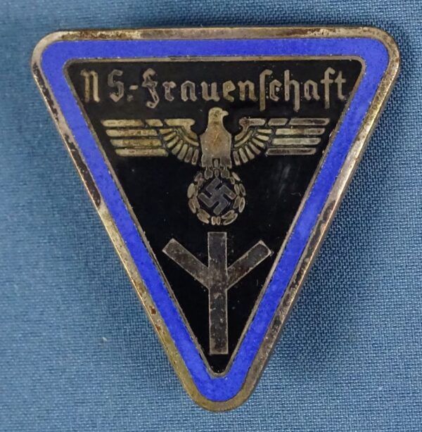 Ortsgruppe Level N.S. Frauenschaft Leader Badge RZM M1/54