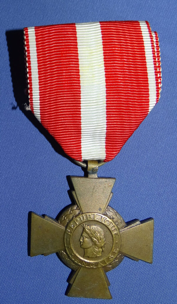 WWII French Cross of Valor Medal