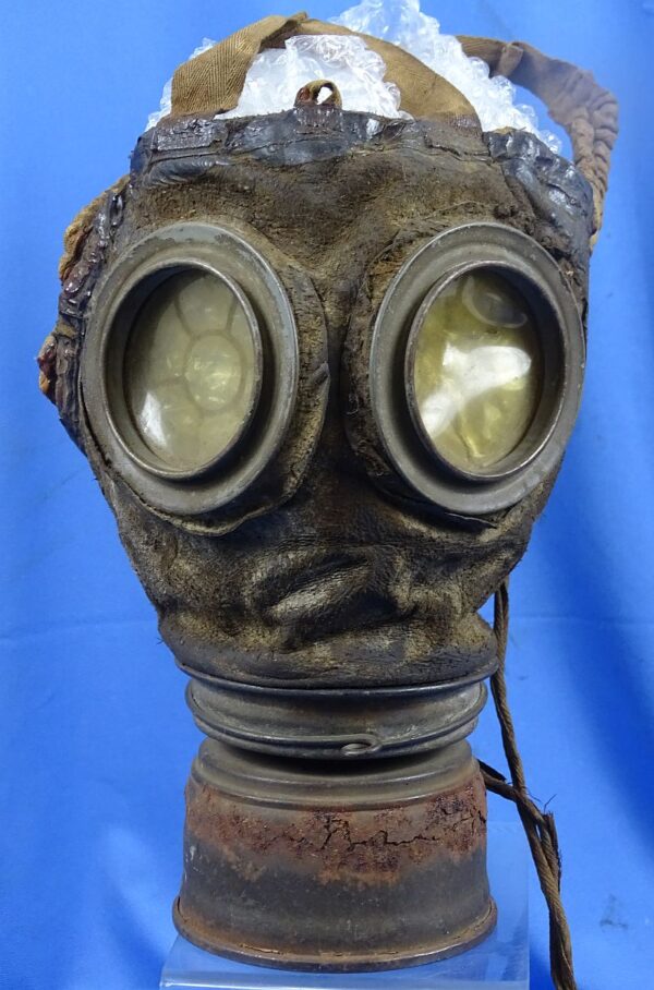 Named Landsturm Battalion WWI Model 1917 Gas Mask with Canister and Filters Carrying Bag - Image 2