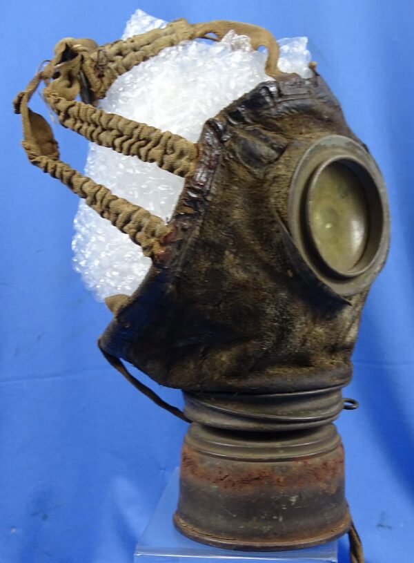 Named Landsturm Battalion WWI Model 1917 Gas Mask with Canister and Filters Carrying Bag - Image 3