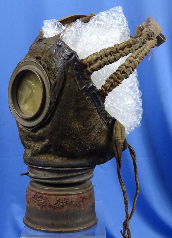 Named Landsturm Battalion WWI Model 1917 Gas Mask with Canister and Filters Carrying Bag - Image 4