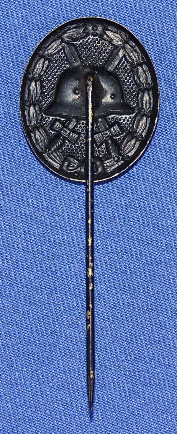 1939 Black Wound Badge Stickpin - Image 2