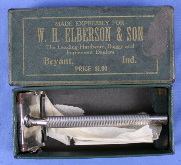 Boxed WWI Razor