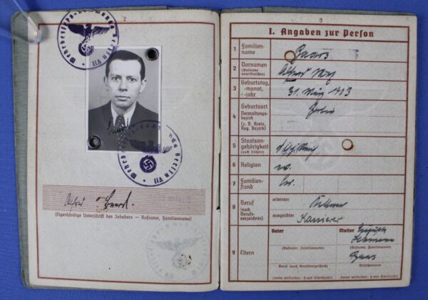 1940 German Wehrpass - Image 3
