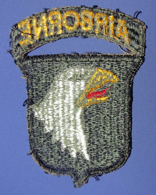 WWII One-Piece 101st Airborne Greenback Patch - Image 2