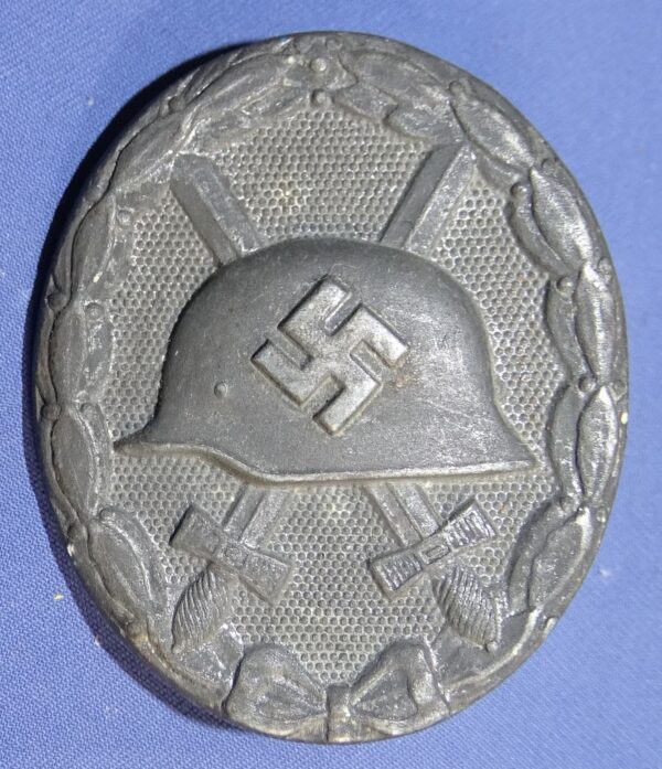 1939 Silver Wound Badge Maker "L/11"