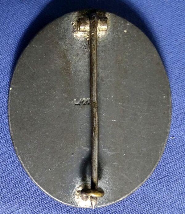 1939 Silver Wound Badge Maker "L/11" - Image 3