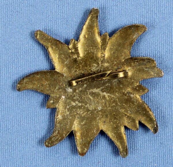 WWII German Edelweiss Cap Badge RZM M7/3 - Image 2