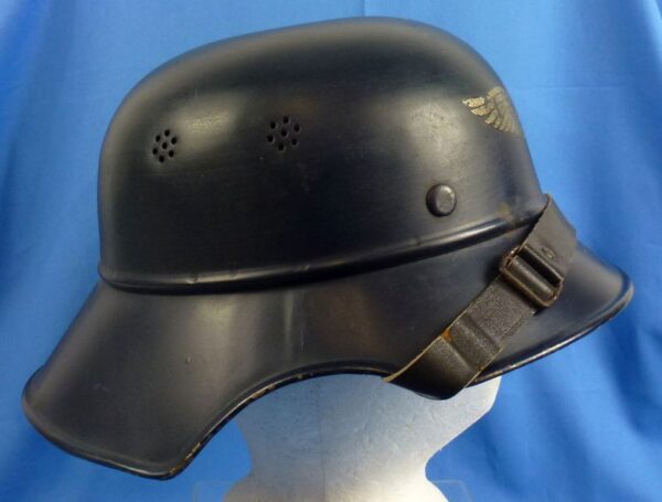 Luftschutz Model 1938 Gladiator Helmet - Image 2