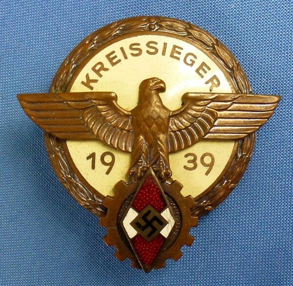 1939 Hitler Youth Trade Competition Winner Kreissieger Badge by Hermann Aurich