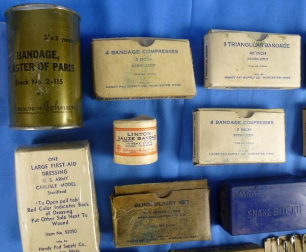 WWII U.S. Army Airborne Paratrooper Medical Pack with Contents - Image 5