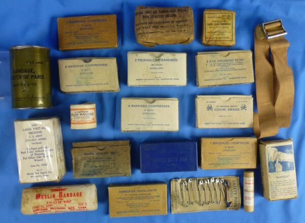 WWII U.S. Army Airborne Paratrooper Medical Pack with Contents - Image 7