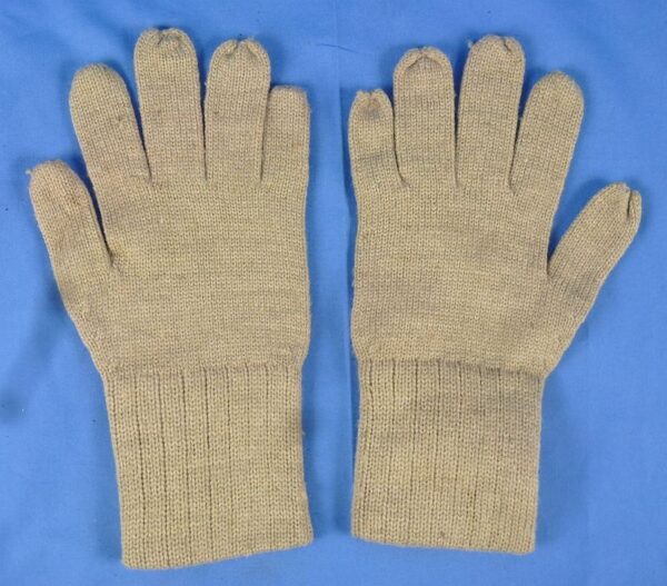 WWII Japanese Army Woolen Gloves - Image 2
