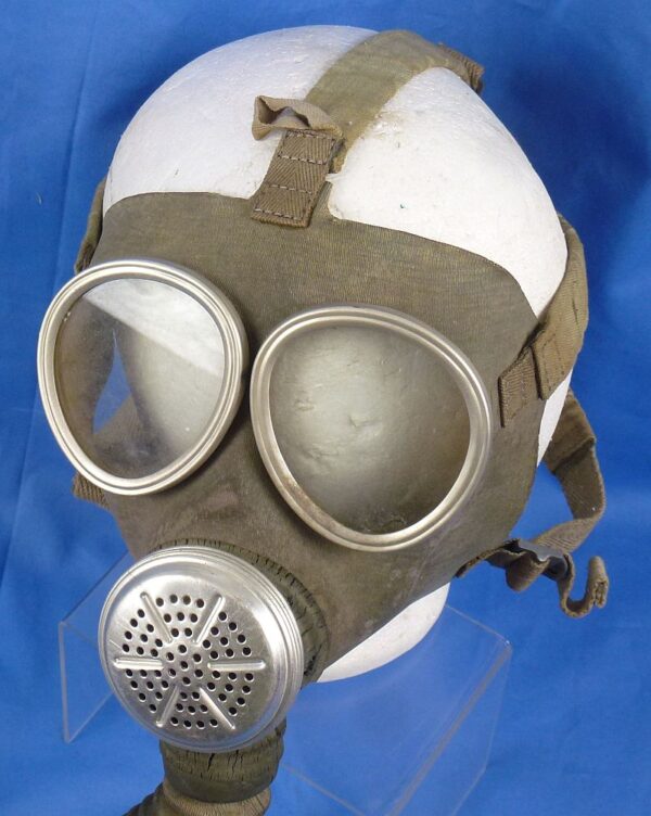 Rare WWII Japanese Navy Gas Mask in Carrying Bag - Image 6