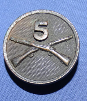 WWI 5th Infantry Collar Disk
