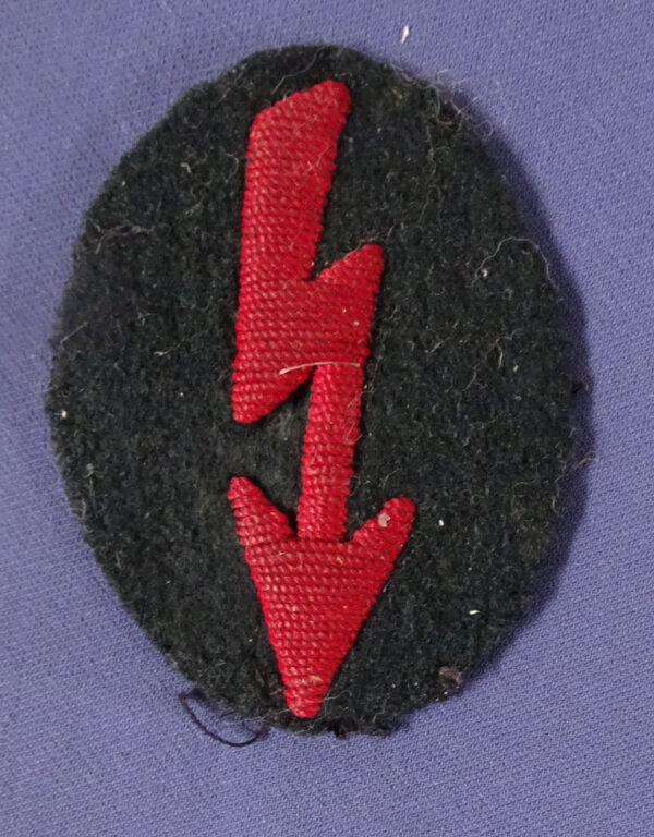WWII German Army Artillery Radio Operator Trade Badge