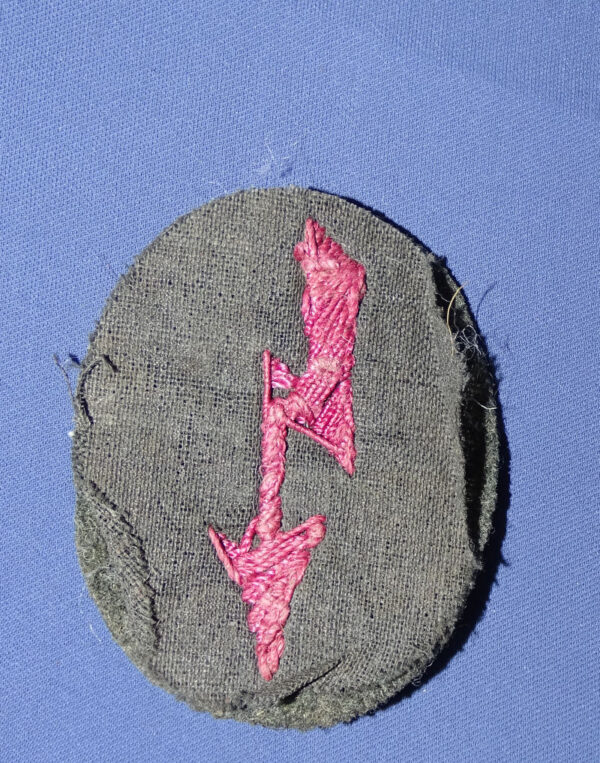 WWII German Nebelwerfer - Smoke Troops Signal Personel Trade Badge - Image 2