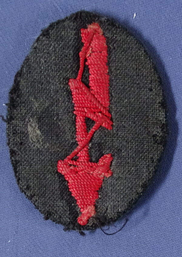 WWII German Army Artillery Radio Operator Trade Badge - Image 2