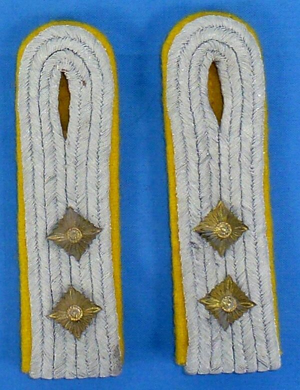 Army Signals Hauptmann Slip On Shoulder Board Pair