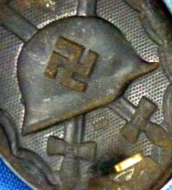 1939 Black Wound Badge Marked "L/21" (Foerster & Barth) - Image 3