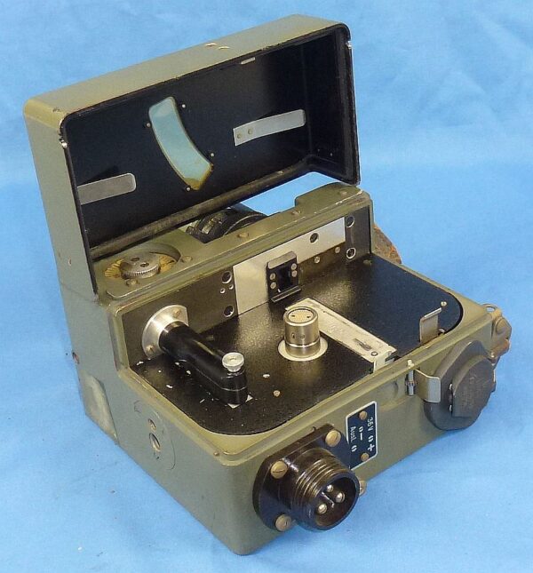 WWII German Flakaufnahmekammer 40  Flak Gun Camera by Siemens - Image 9