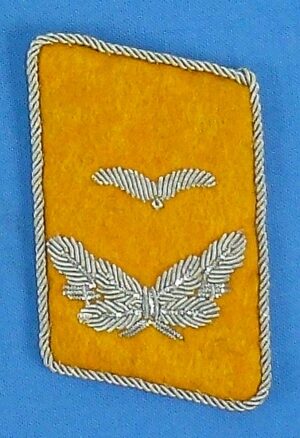 Single Luftwaffe Leutnant of Flight or Paratroops Collar Tab