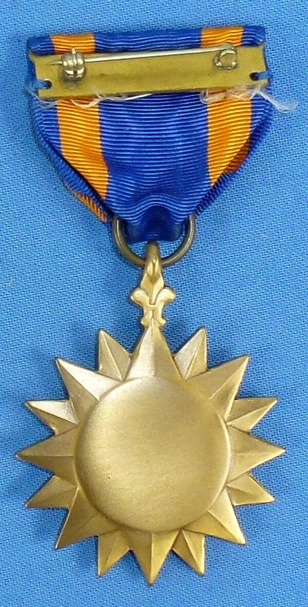 Cased WWII Air Medal - Image 3