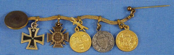 Cased Imperial German 4 Place Medals Bar with Ribbon Bars and Miniatures - Image 4