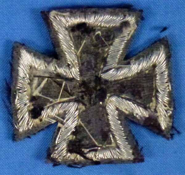 Cloth and Bullion 1939 Iron Cross First Class - Image 3