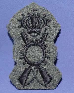 WWII Italian Infantry Cap Insignia