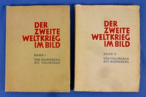 Two Volume German Cigarette Card Album: "Der Zweite Weltkrieg im Bild" ("The Second World War in Pictures")