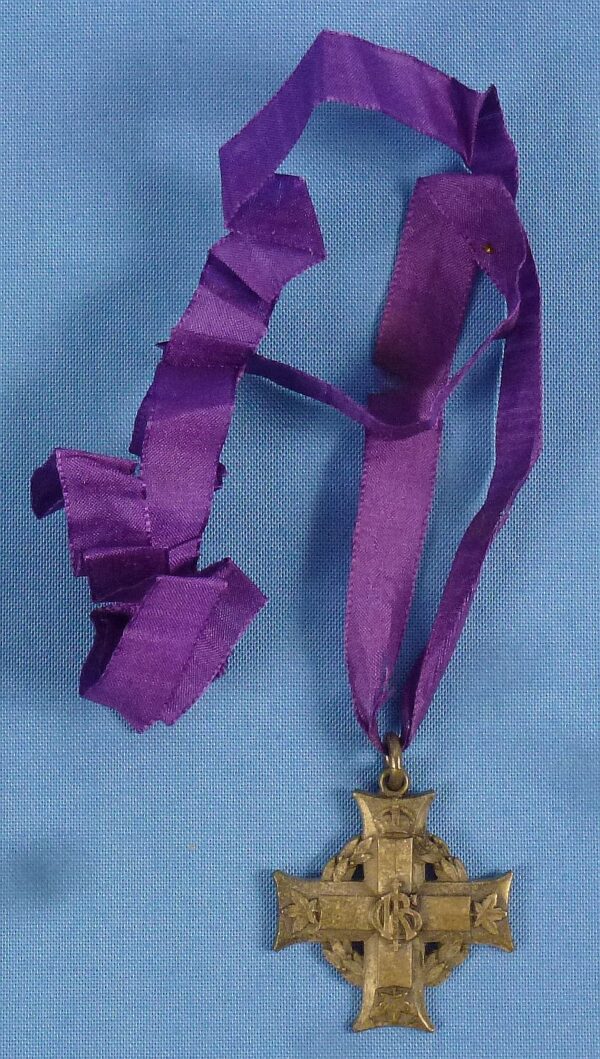 Cased WWI Canadian Memorial Cross Decoration - Image 2