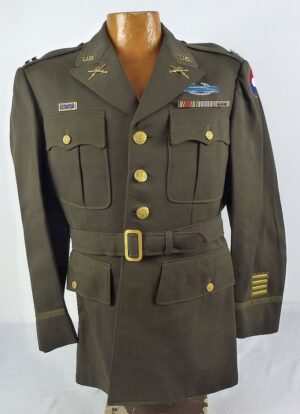 WWII U.S. Army 9th Infantry Division 47th Infantry Regiment Captain's Tunic