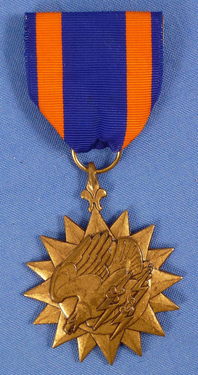 Named and Cased Air Medal - Image 2