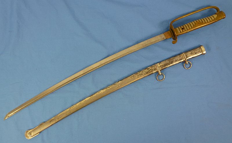 Meiji Period Japanese Kyu Gunto Sword with Family Mons Crest - Image 2