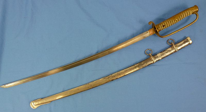 Meiji Period Japanese Kyu Gunto Sword with Family Mons Crest - Image 3