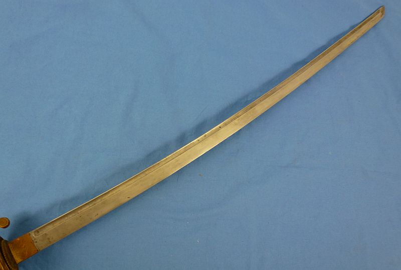 Meiji Period Japanese Kyu Gunto Sword with Family Mons Crest - Image 4