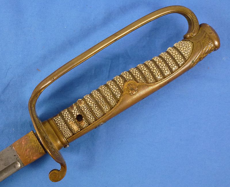Meiji Period Japanese Kyu Gunto Sword with Family Mons Crest - Image 6