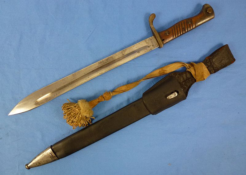 1916 Dated Imperial German Model M1898/05 Butcher Blade Bayonet by Carl Eickhorn with Frog and Knot - Image 2