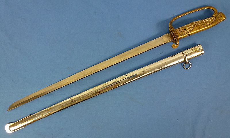 Japanese Meiji Period Kyu Gunto Sword with Old Family Blade and Mons Crest - Image 2