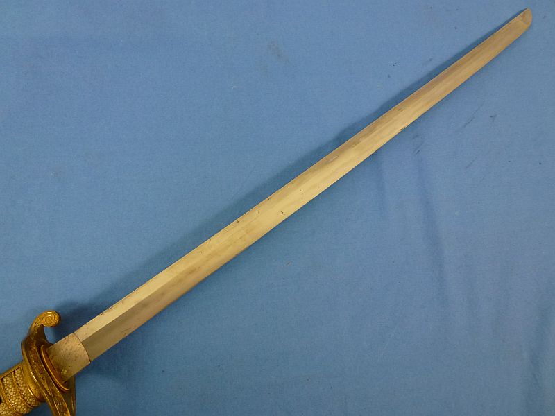 Japanese Meiji Period Kyu Gunto Sword with Old Family Blade and Mons Crest - Image 4