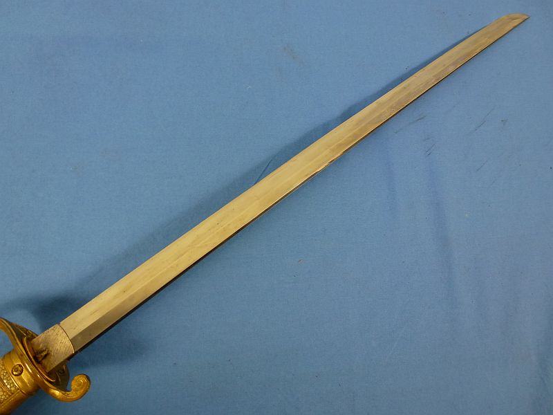 Japanese Meiji Period Kyu Gunto Sword with Old Family Blade and Mons Crest - Image 5