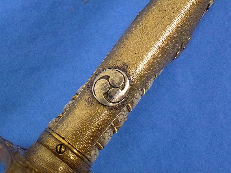 Japanese Meiji Period Kyu Gunto Sword with Old Family Blade and Mons Crest - Image 8